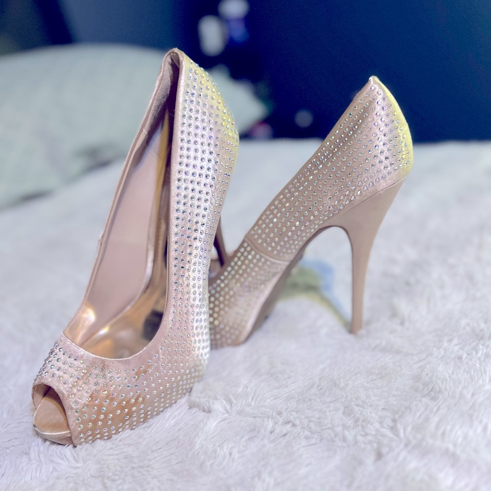 Jennifer Lopez Rhinestone Heels!